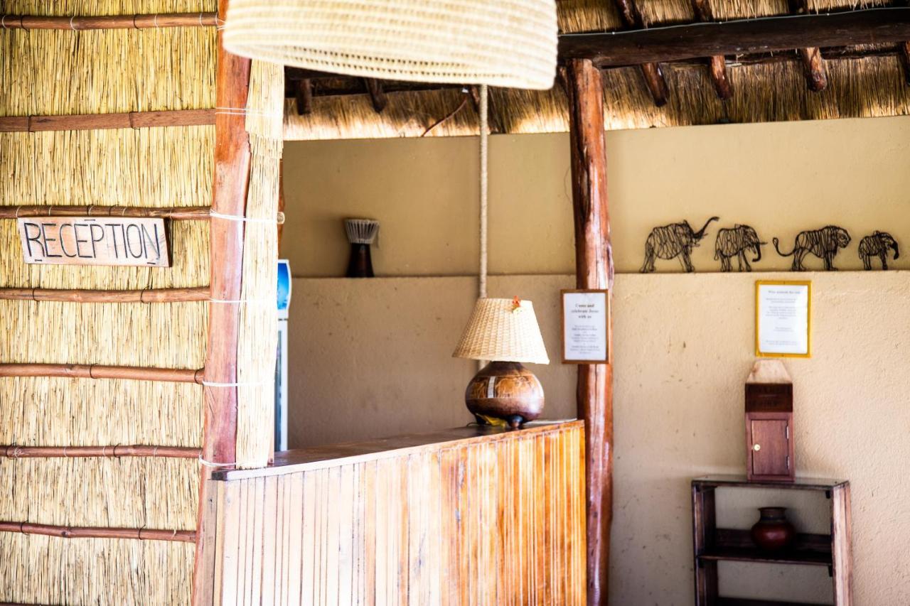 Mama Washindi Lodge Pakwach Exteriör bild